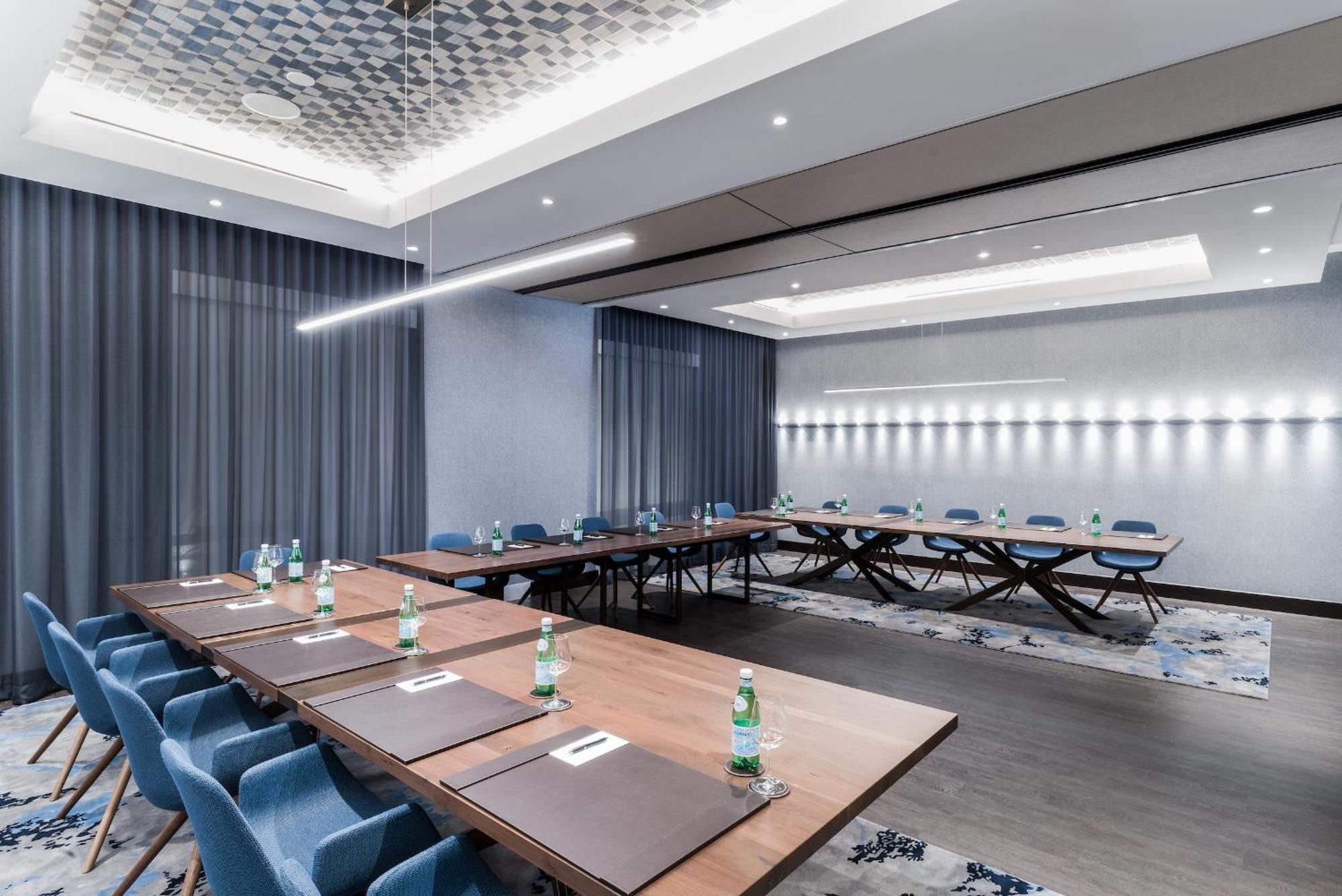Innovation Hotel Naples Park ภายนอก รูปภาพ